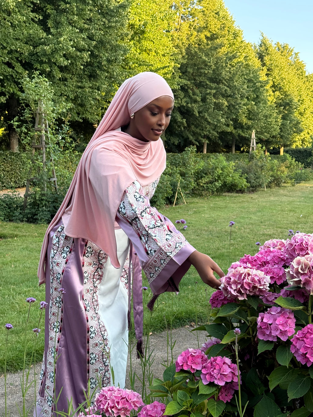 Ariha Thobe ”ROSE”