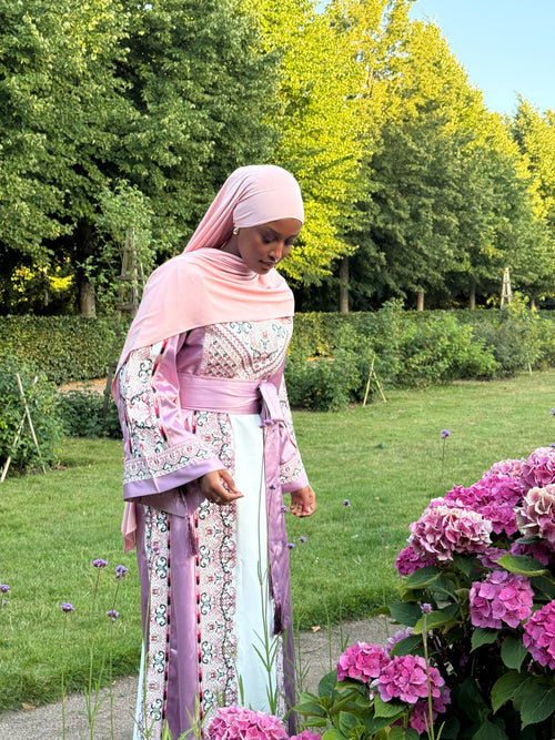 Ariha Thobe ”ROSE”