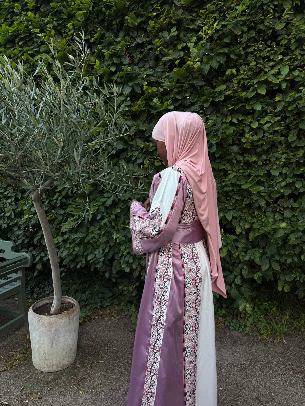 Ariha Thobe ”ROSE”