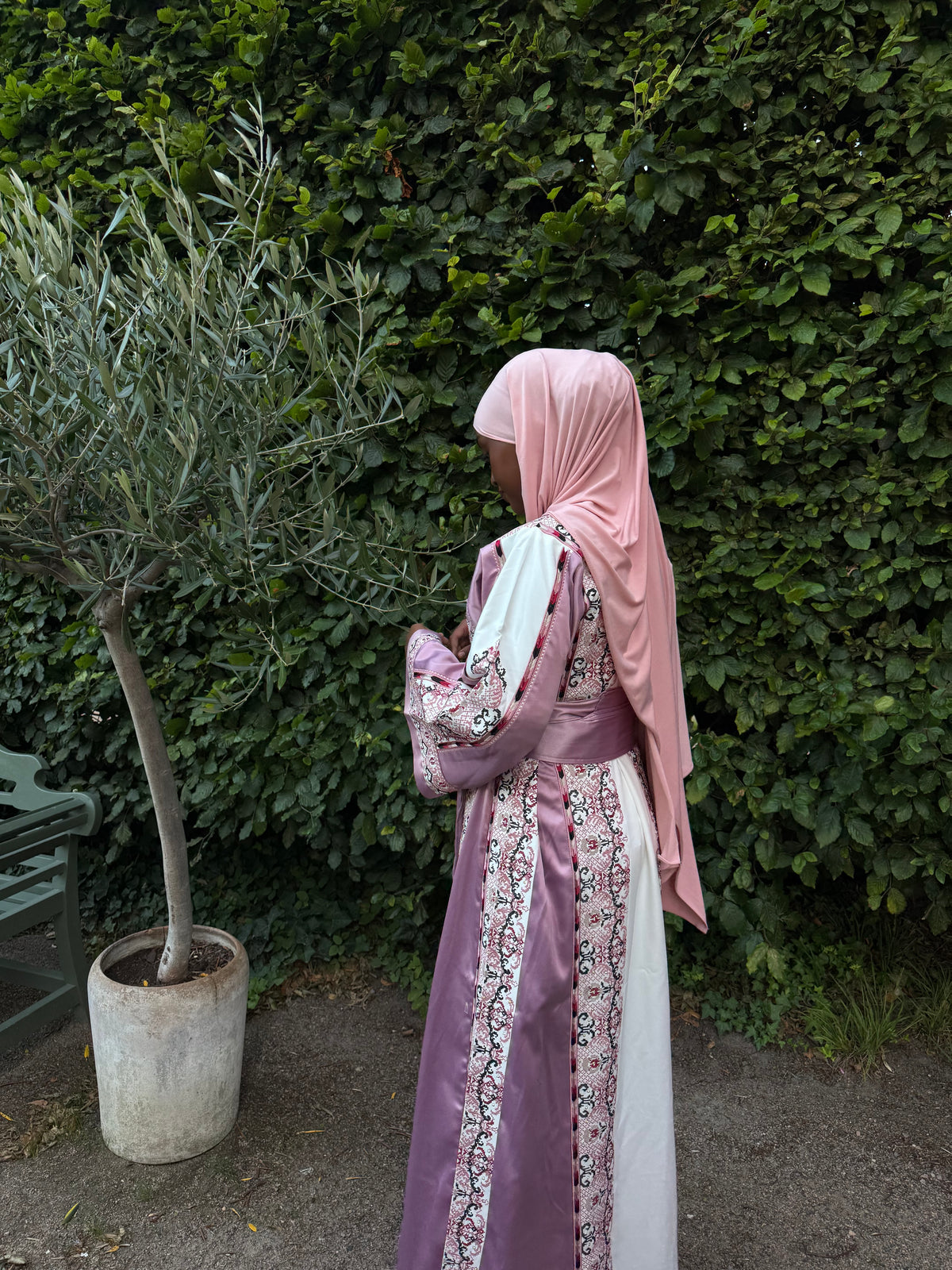 Ariha Thobe ”ROSE”
