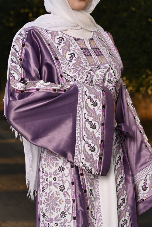 Ariha Thobe ”MAUVE”